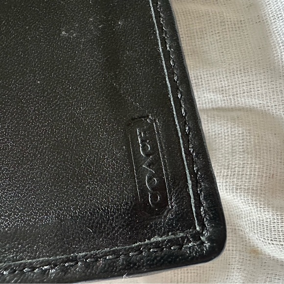 Coach Black and Cream Turnlock Wallet with Dust Bag - Picture 5 of 7